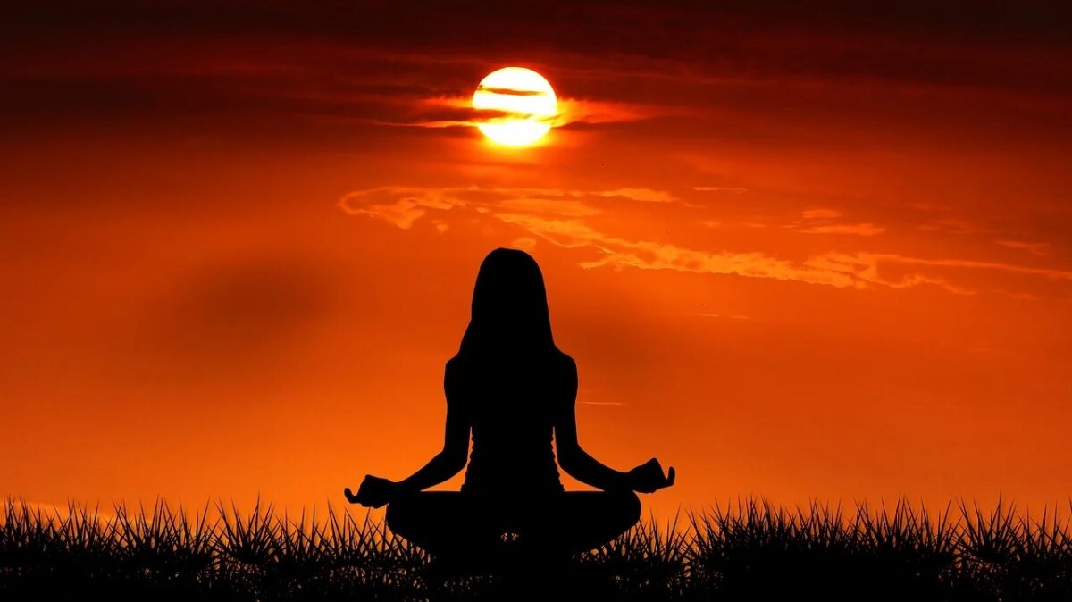 Exploring inner balance in modern chaos